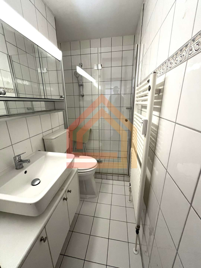 Bezugsfreie, ideal geschnittene 2-Zimmer-Wohnung in zentraler Lage - Foto 5