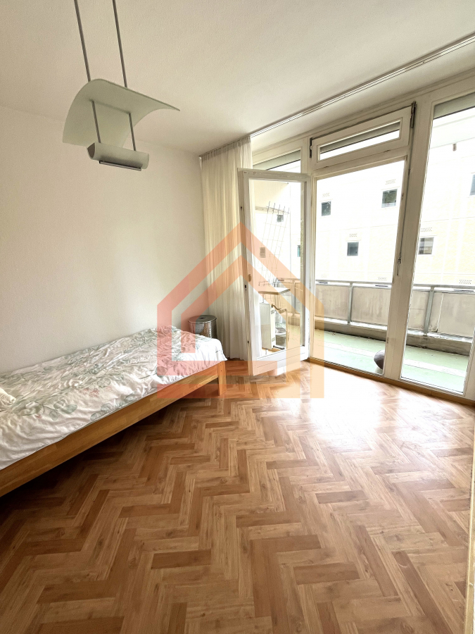 Bezugsfreie, ideal geschnittene 2-Zimmer-Wohnung in zentraler Lage - Photo 3