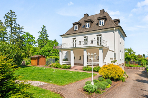 Stilvolles 3-Parteien-Anwesen am Waldrand mit Blick über Kassel, 34130 Kassel, Stadthaus zum Kauf