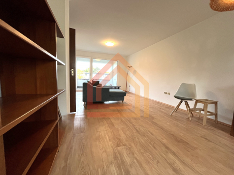 Bezugsfreie 3-Zimmer-Wohnung mit idealem Grundriss und Loggia, 53177 Bonn, Etagenwohnung