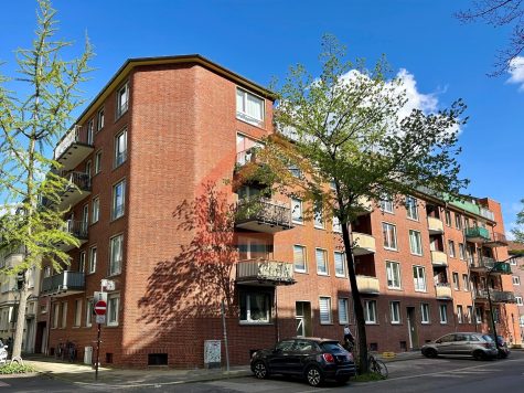 Bezugsfrei! Hohe Decken! Balkon! Einbauküche!, 40476 Düsseldorf, Etagenwohnung