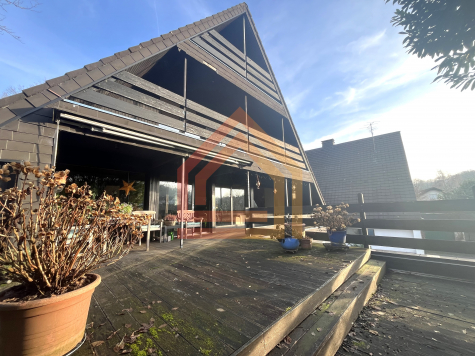 Freistehendes Einfamilienhaus mit Einliegerwohnung und großem Potenzial!, 51709 Marienheide, Einfamilienhaus