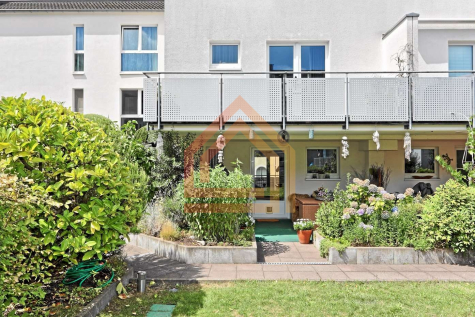 Städtische Eleganz trifft absolute Ruhe: Exklusives Idyll im Herzen des Lorettoviertels, 40219 Düsseldorf, Maisonettewohnung